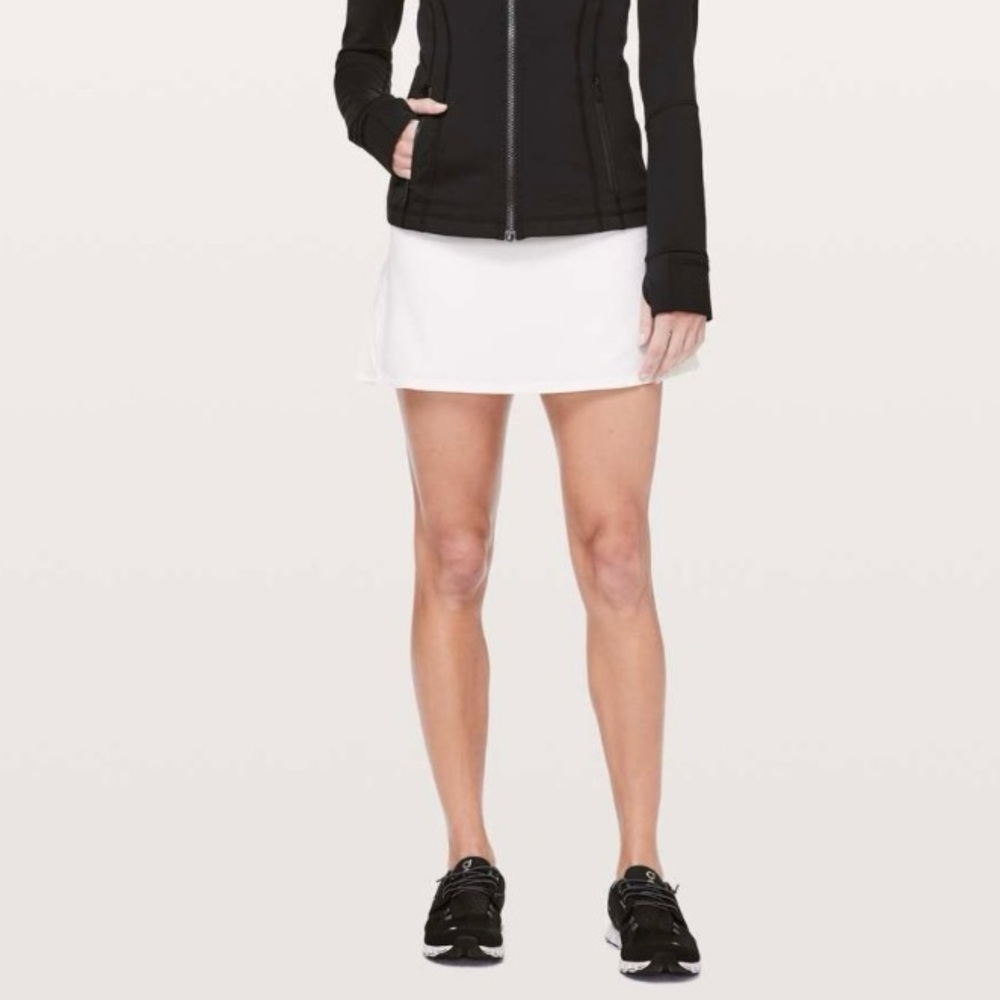 Lululemon Play Off The Pleats Skirt 13” White Sz 12 Tennis Golf Athletic Skort